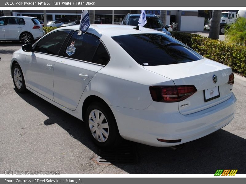 Pure White / Titan Black 2016 Volkswagen Jetta S