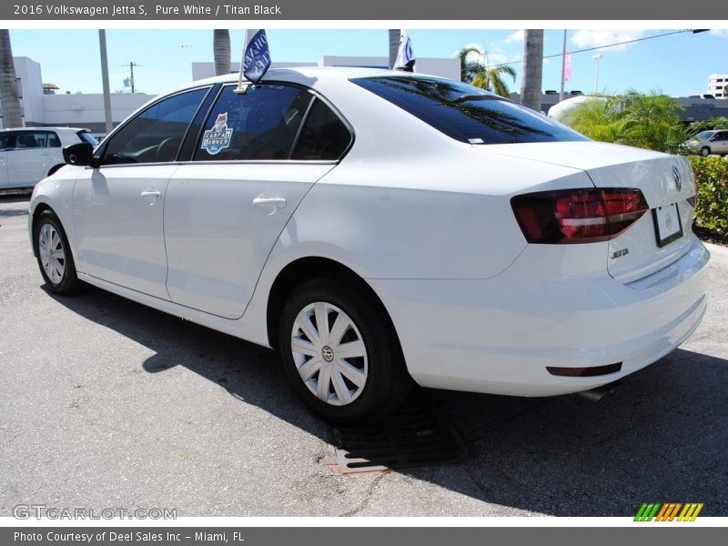 Pure White / Titan Black 2016 Volkswagen Jetta S