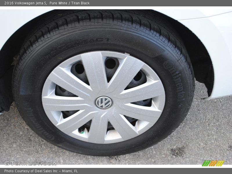 Pure White / Titan Black 2016 Volkswagen Jetta S