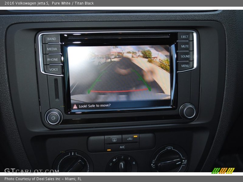 Pure White / Titan Black 2016 Volkswagen Jetta S