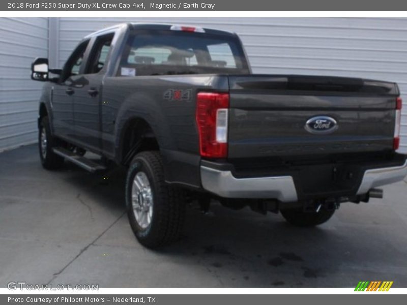 Magnetic / Earth Gray 2018 Ford F250 Super Duty XL Crew Cab 4x4