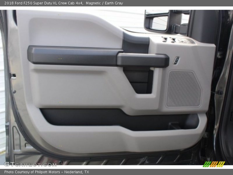 Magnetic / Earth Gray 2018 Ford F250 Super Duty XL Crew Cab 4x4
