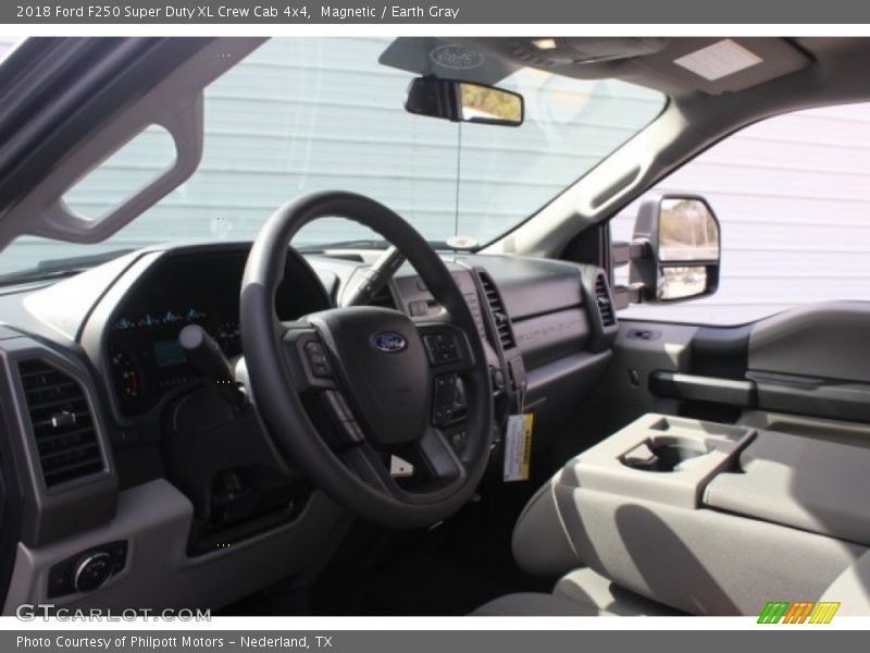 Magnetic / Earth Gray 2018 Ford F250 Super Duty XL Crew Cab 4x4
