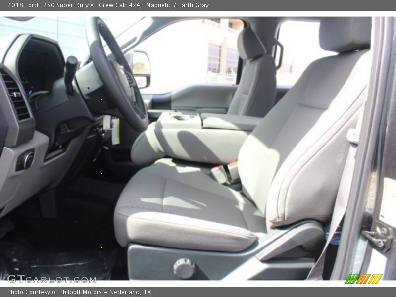 Magnetic / Earth Gray 2018 Ford F250 Super Duty XL Crew Cab 4x4