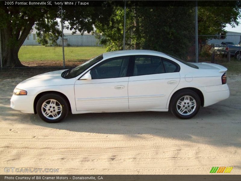 Ivory White / Taupe 2005 Pontiac Bonneville SE