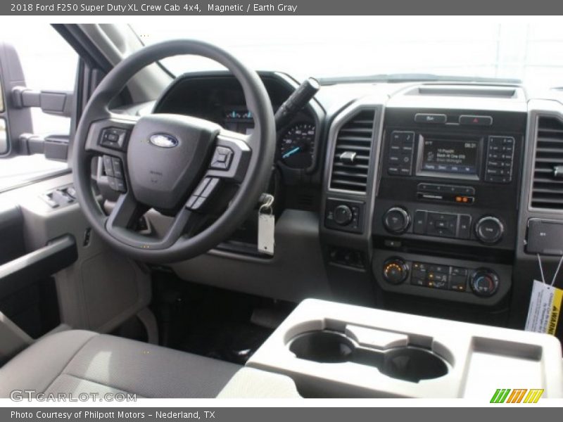 Magnetic / Earth Gray 2018 Ford F250 Super Duty XL Crew Cab 4x4