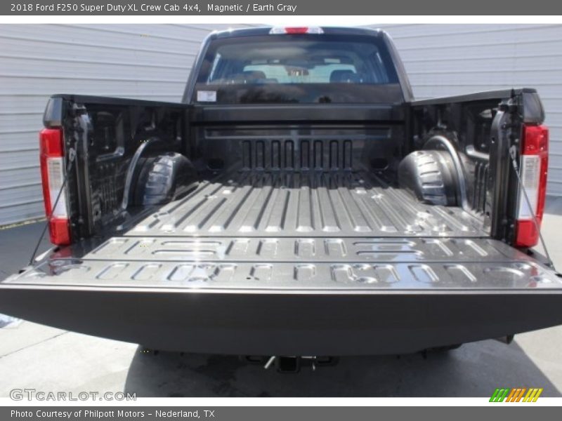 Magnetic / Earth Gray 2018 Ford F250 Super Duty XL Crew Cab 4x4