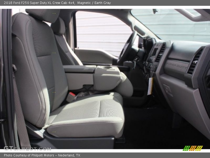 Magnetic / Earth Gray 2018 Ford F250 Super Duty XL Crew Cab 4x4