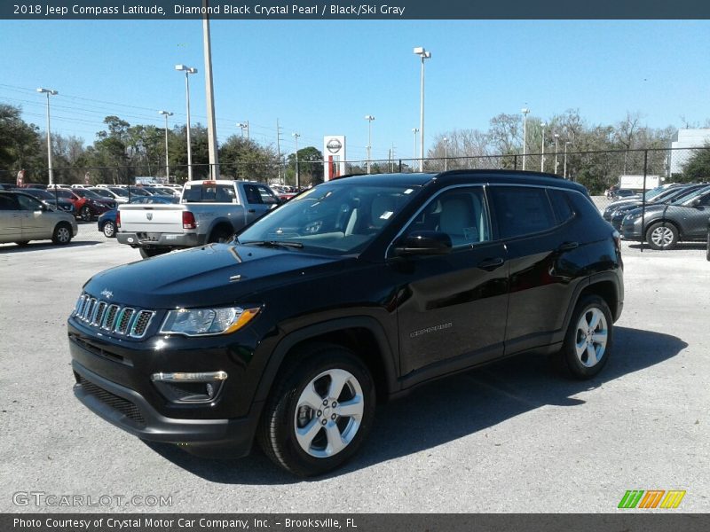 Diamond Black Crystal Pearl / Black/Ski Gray 2018 Jeep Compass Latitude