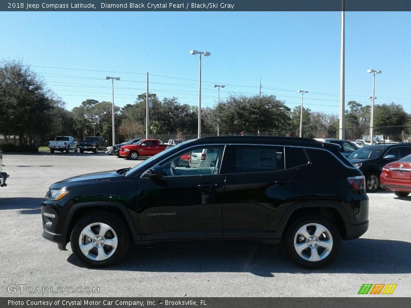 Diamond Black Crystal Pearl / Black/Ski Gray 2018 Jeep Compass Latitude