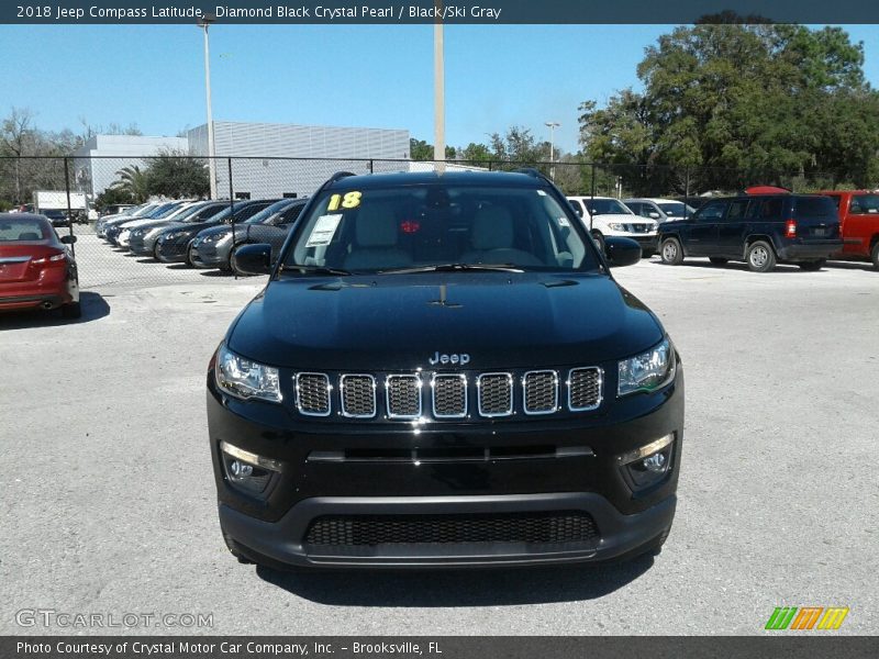 Diamond Black Crystal Pearl / Black/Ski Gray 2018 Jeep Compass Latitude