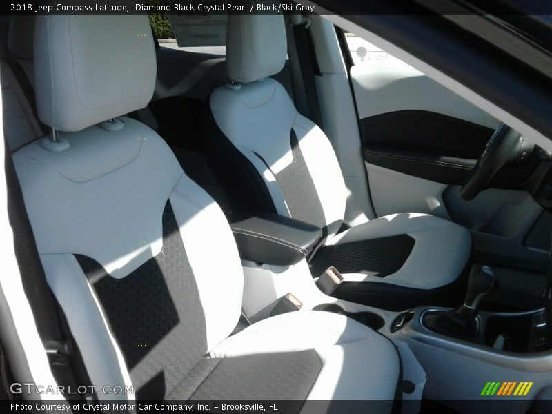 Diamond Black Crystal Pearl / Black/Ski Gray 2018 Jeep Compass Latitude