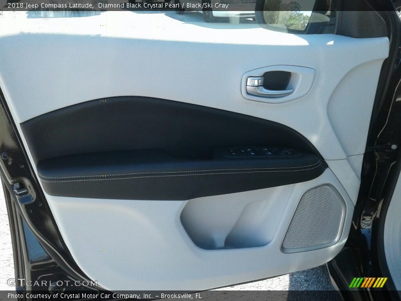 Diamond Black Crystal Pearl / Black/Ski Gray 2018 Jeep Compass Latitude
