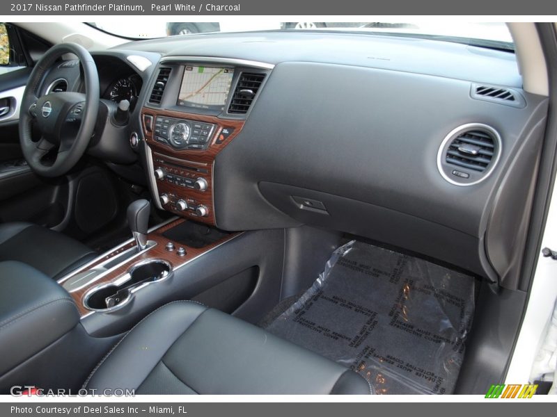 Pearl White / Charcoal 2017 Nissan Pathfinder Platinum