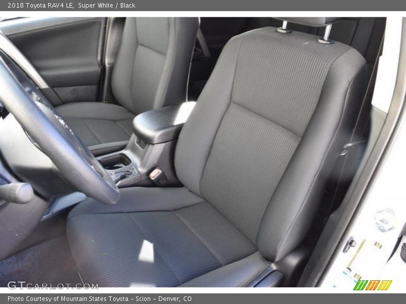 Super White / Black 2018 Toyota RAV4 LE