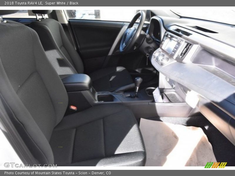 Super White / Black 2018 Toyota RAV4 LE