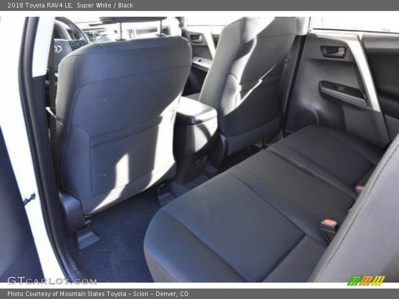 Super White / Black 2018 Toyota RAV4 LE