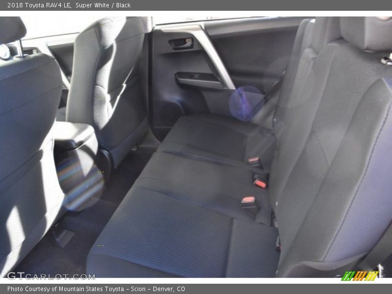 Super White / Black 2018 Toyota RAV4 LE