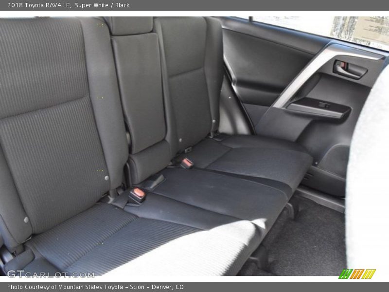Super White / Black 2018 Toyota RAV4 LE