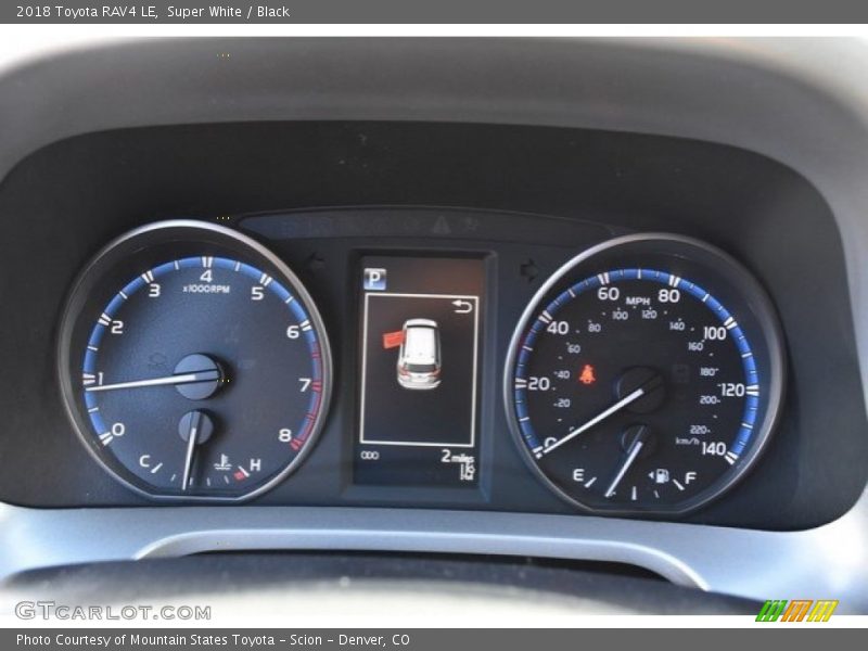 Super White / Black 2018 Toyota RAV4 LE