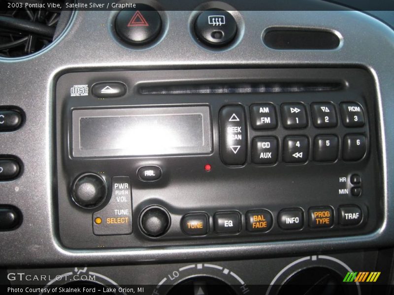 Satellite Silver / Graphite 2003 Pontiac Vibe