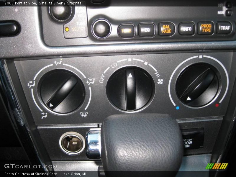 Satellite Silver / Graphite 2003 Pontiac Vibe