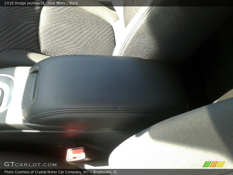 Vice White / Black 2018 Dodge Journey SE