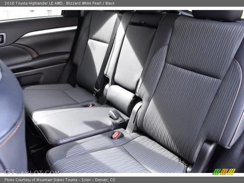 Blizzard White Pearl / Black 2018 Toyota Highlander LE AWD