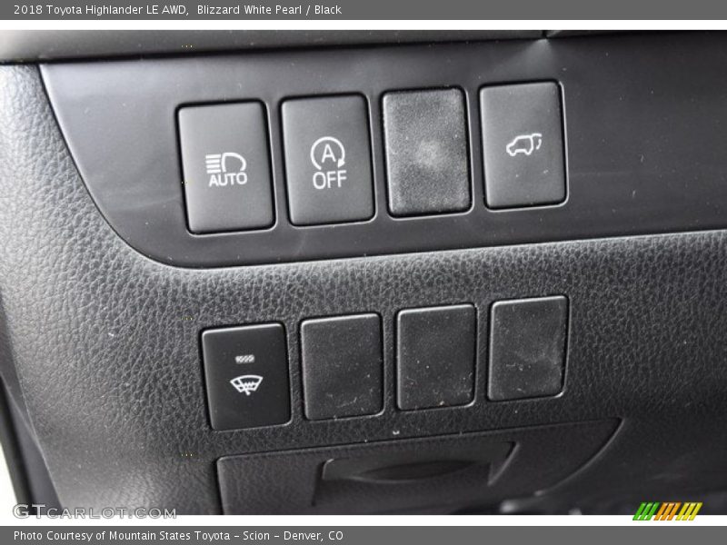 Blizzard White Pearl / Black 2018 Toyota Highlander LE AWD