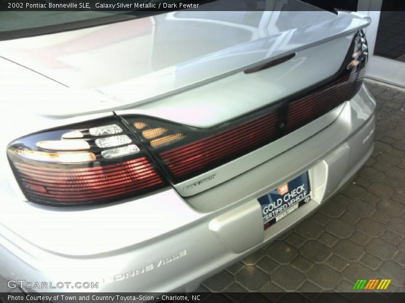 Galaxy Silver Metallic / Dark Pewter 2002 Pontiac Bonneville SLE