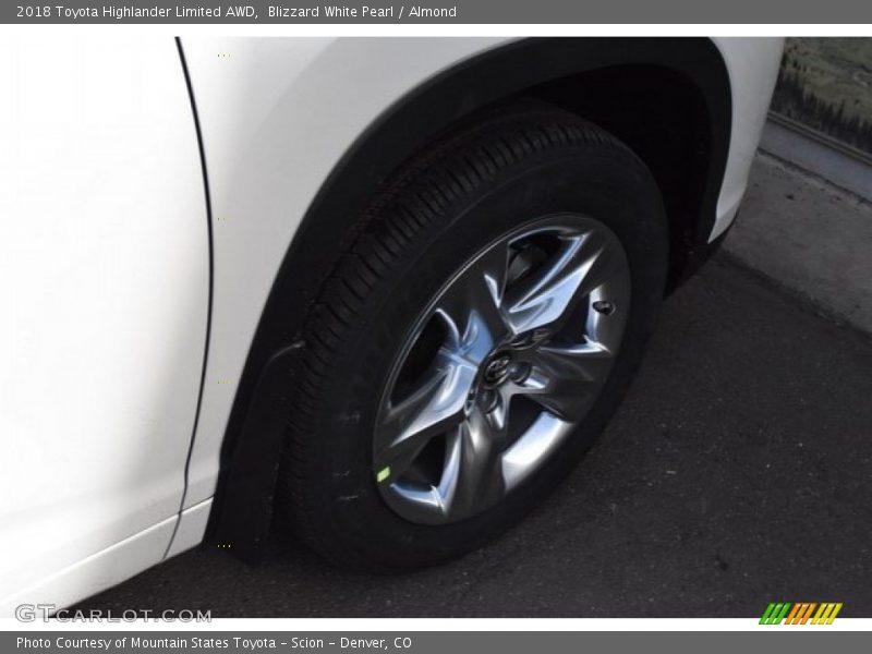 Blizzard White Pearl / Almond 2018 Toyota Highlander Limited AWD