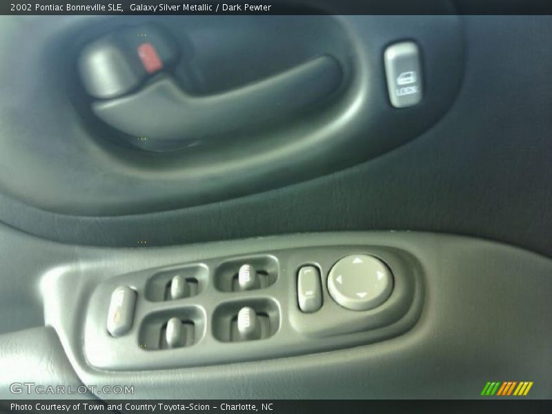 Galaxy Silver Metallic / Dark Pewter 2002 Pontiac Bonneville SLE
