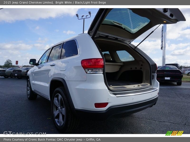 Bright White / Black/Light Frost Beige 2015 Jeep Grand Cherokee Limited