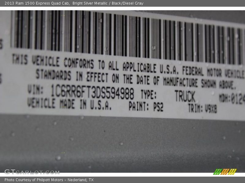 Bright Silver Metallic / Black/Diesel Gray 2013 Ram 1500 Express Quad Cab