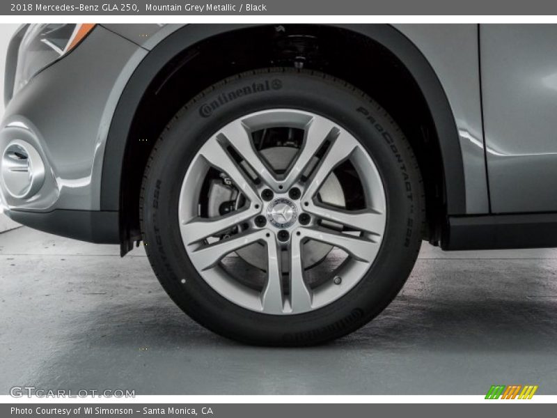Mountain Grey Metallic / Black 2018 Mercedes-Benz GLA 250