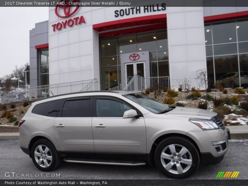 Champagne Silver Metallic / Ebony 2017 Chevrolet Traverse LT AWD