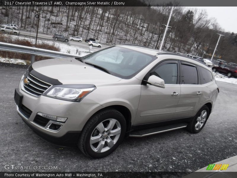Champagne Silver Metallic / Ebony 2017 Chevrolet Traverse LT AWD