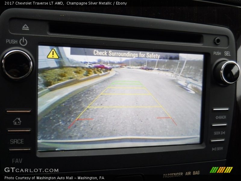 Champagne Silver Metallic / Ebony 2017 Chevrolet Traverse LT AWD