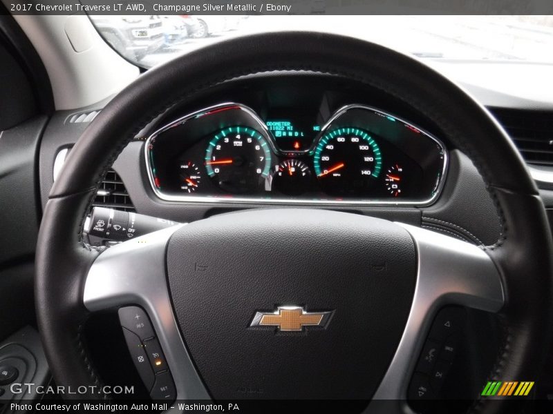 Champagne Silver Metallic / Ebony 2017 Chevrolet Traverse LT AWD