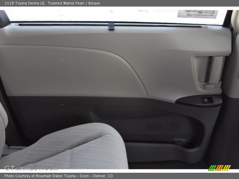 Toasted Walnut Pearl / Bisque 2018 Toyota Sienna LE