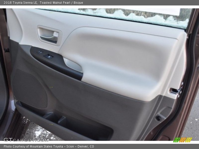 Toasted Walnut Pearl / Bisque 2018 Toyota Sienna LE