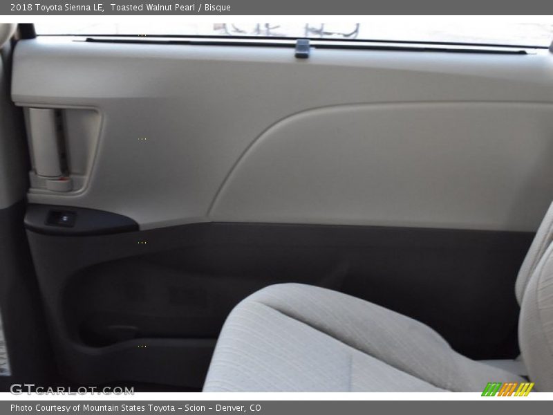 Toasted Walnut Pearl / Bisque 2018 Toyota Sienna LE