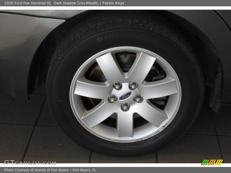 Dark Shadow Grey Metallic / Pebble Beige 2006 Ford Five Hundred SE