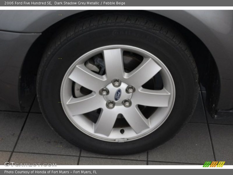 Dark Shadow Grey Metallic / Pebble Beige 2006 Ford Five Hundred SE
