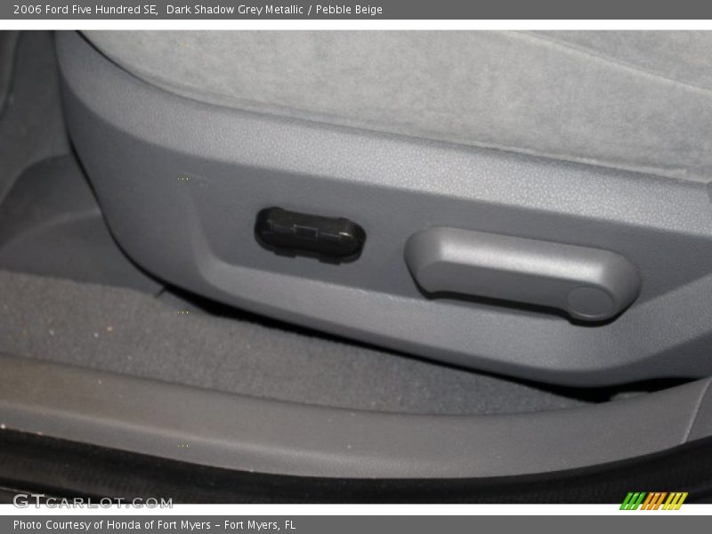 Dark Shadow Grey Metallic / Pebble Beige 2006 Ford Five Hundred SE