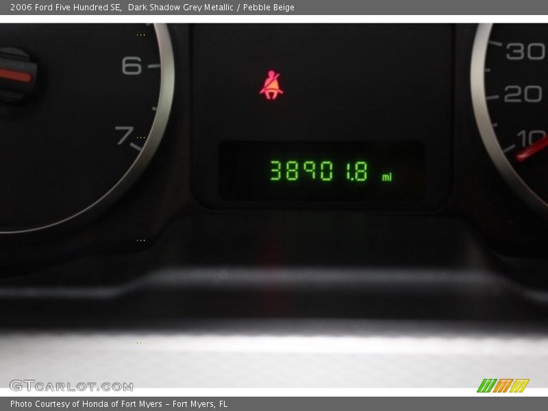 Dark Shadow Grey Metallic / Pebble Beige 2006 Ford Five Hundred SE