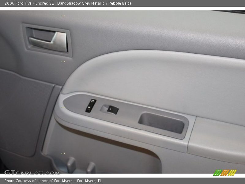Dark Shadow Grey Metallic / Pebble Beige 2006 Ford Five Hundred SE