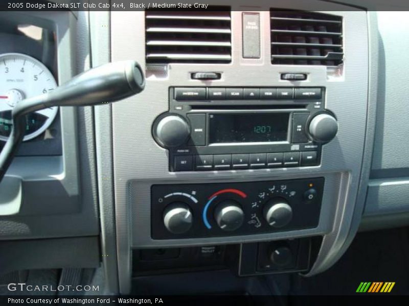 Black / Medium Slate Gray 2005 Dodge Dakota SLT Club Cab 4x4