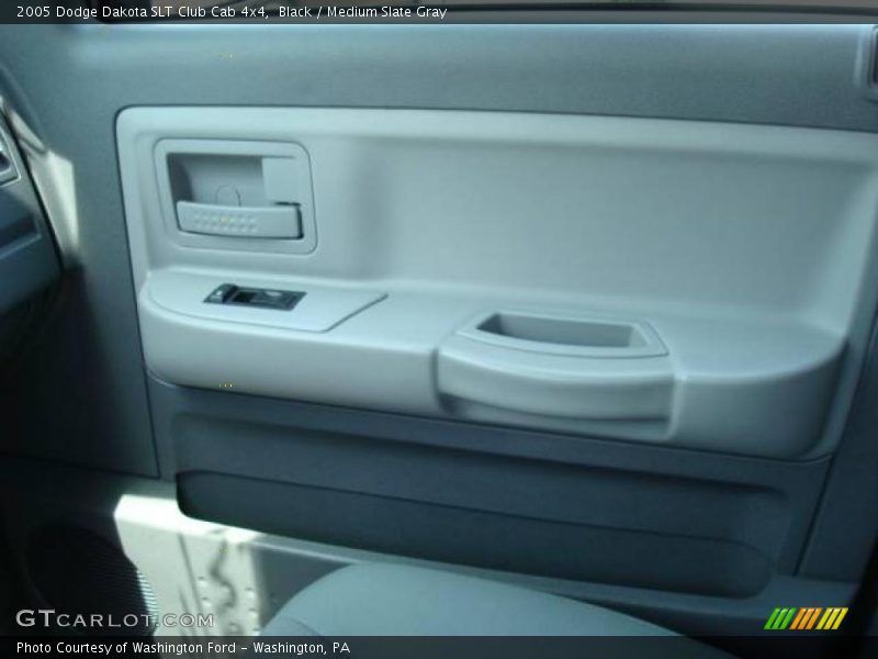 Black / Medium Slate Gray 2005 Dodge Dakota SLT Club Cab 4x4