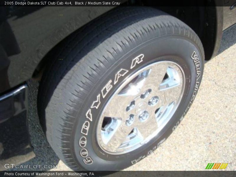 Black / Medium Slate Gray 2005 Dodge Dakota SLT Club Cab 4x4